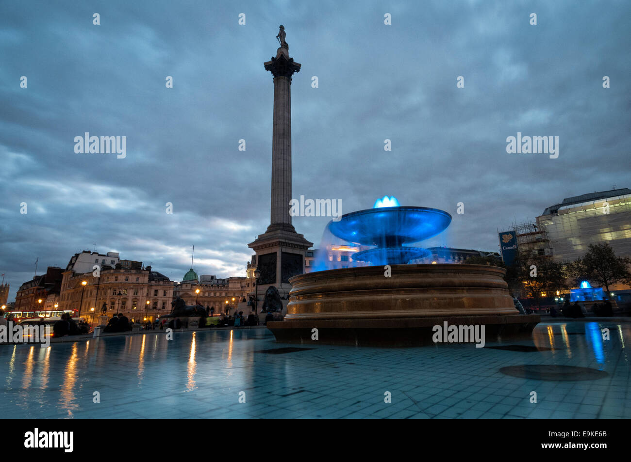 London Trafalgar Square at night Stock Photo - Alamy