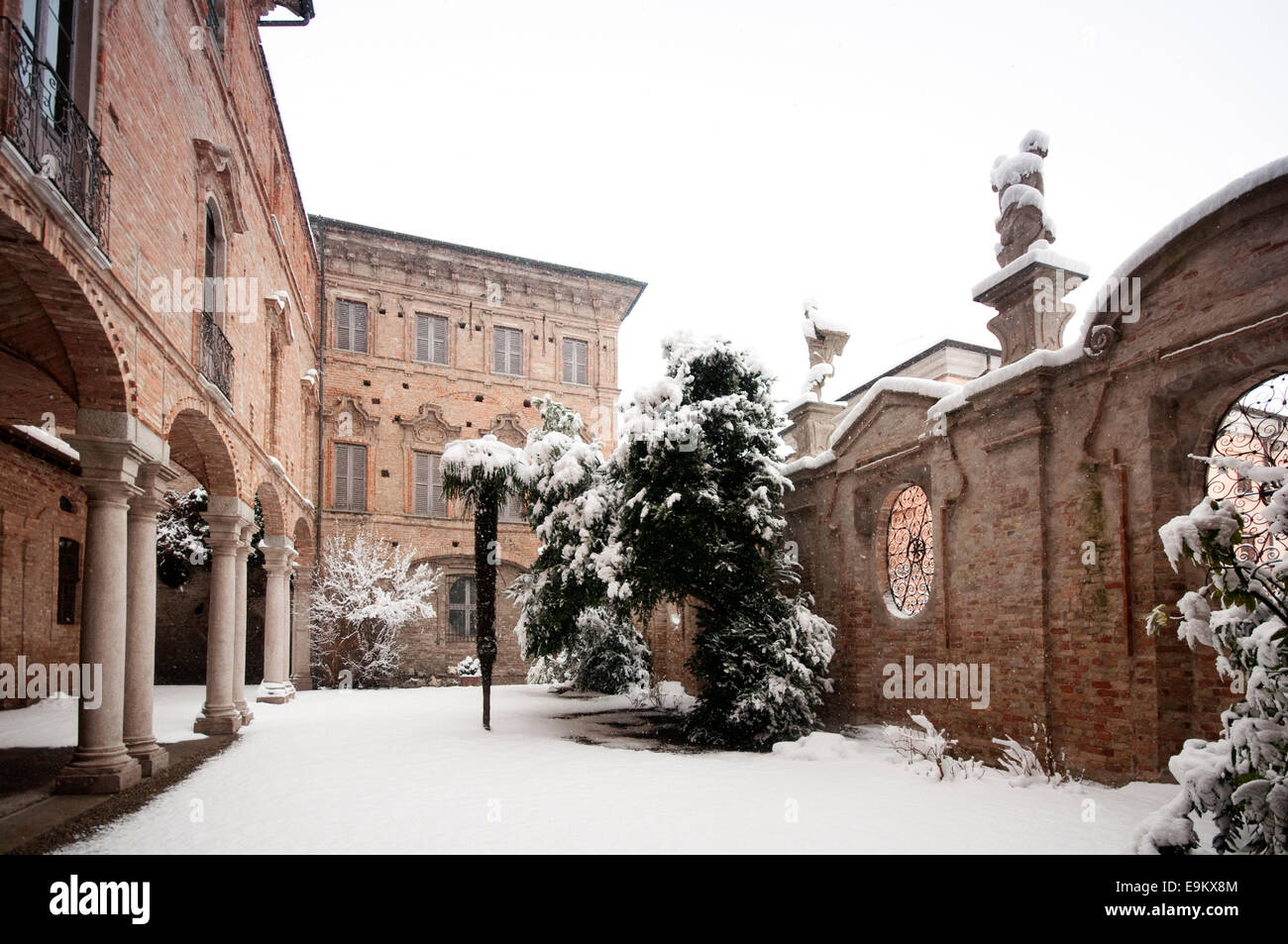 Porta alla vecchia città di crema italia Foto stock - Alamy