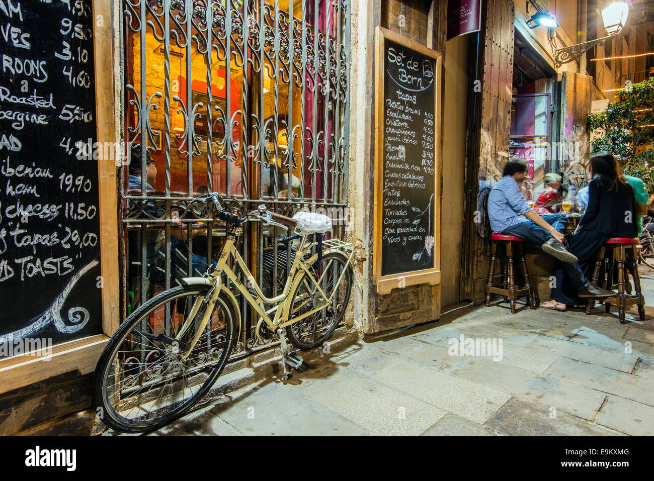 Tapas bar in Born neighborhood at night, Barcelona, Catalonia, Spain Stock  Photo - Alamy