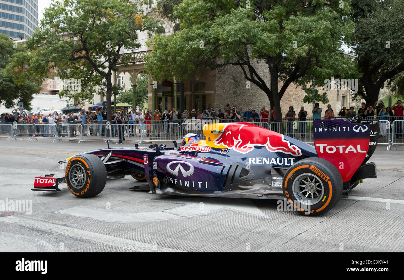 Austin Texas Usa 29th October 14 Formula One Infiniti Red Bull Racing Driver Sebastian Vettel Turns Doughnuts On Congress Avenue In Austin Texas With A Two Year Car During A Promotion Event Prior