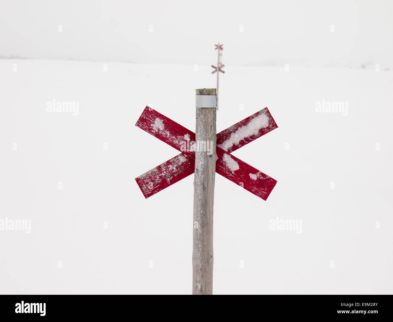 marked ski trail in the Northern Swedish mountain area of Sylarna (sylan)  in the snow Stock Photo