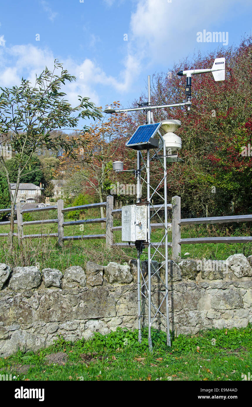 Weather rainfall station hires stock photography and images Alamy