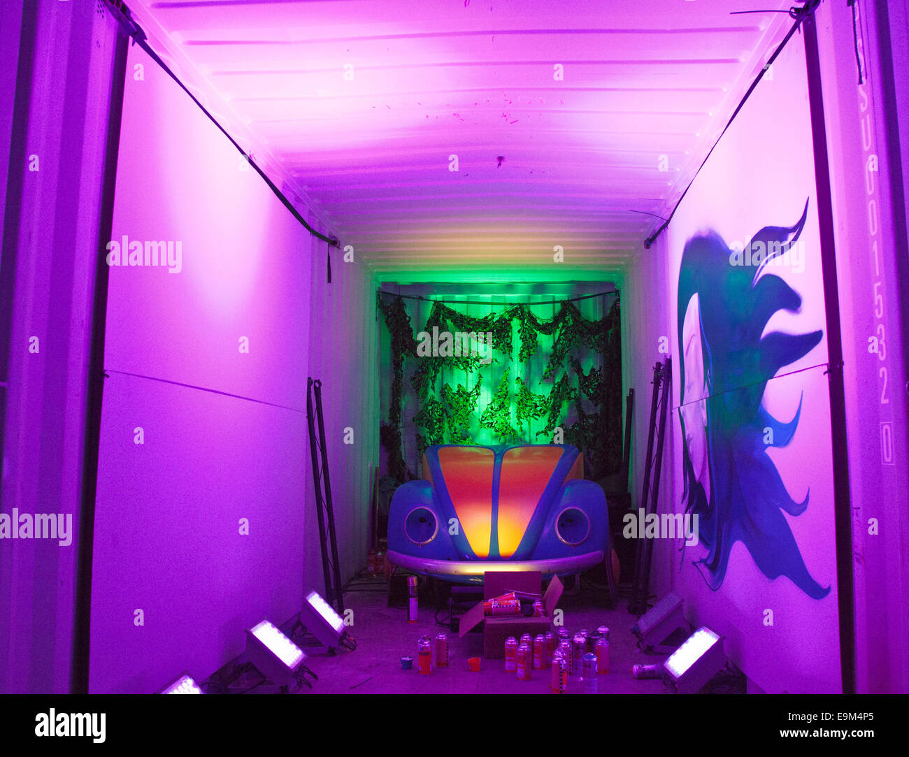 illuminating paint