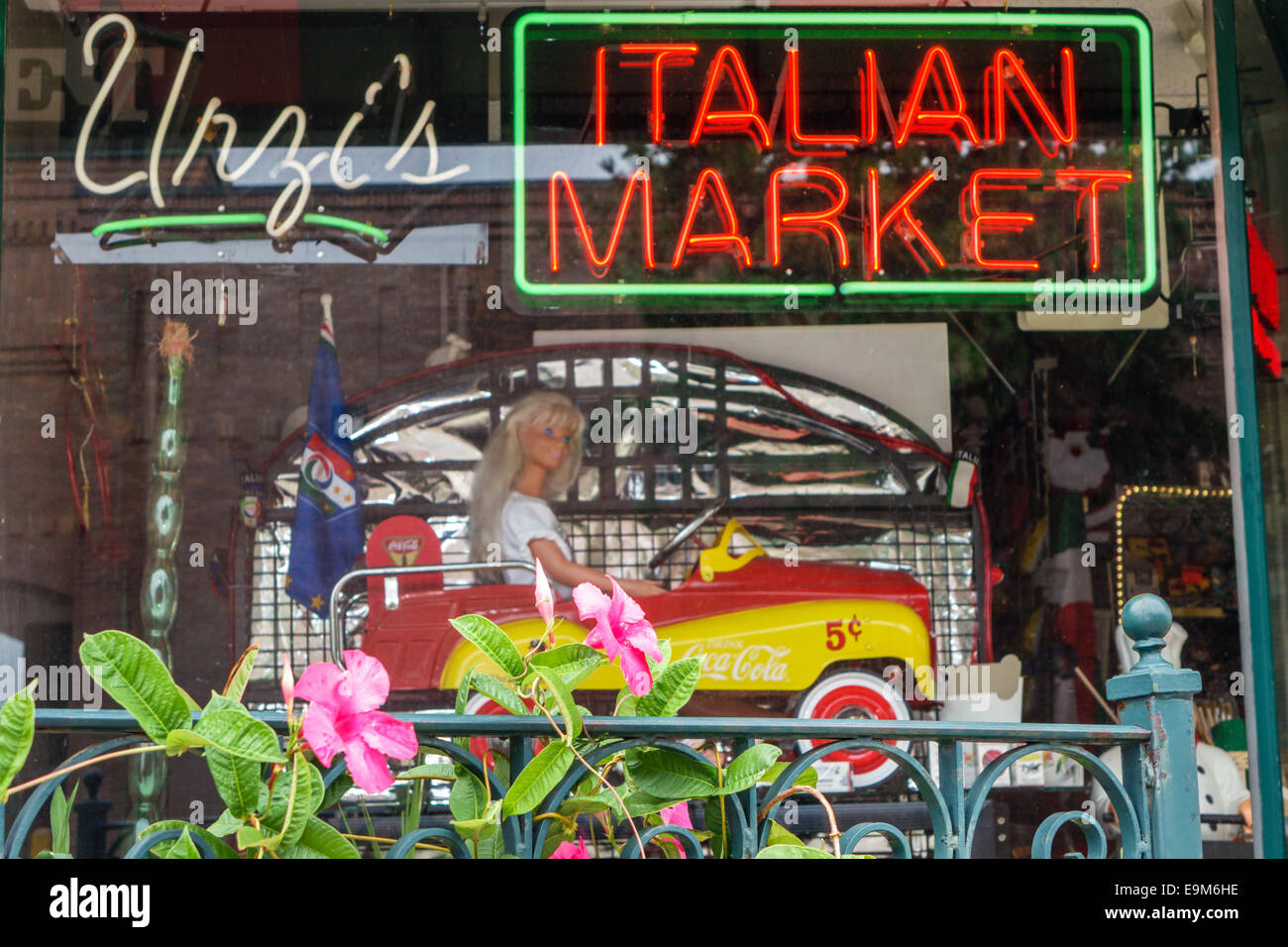Saint St. Louis Missouri,The Hill,Italian ethnic neighborhood,Urzi's Italian Market,sign,neon sign,MO140901012 Stock Photo