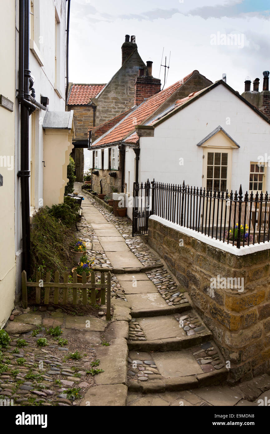 UK, England, Yorkshire, Robin Hood’s Bay, narrow path between Lower