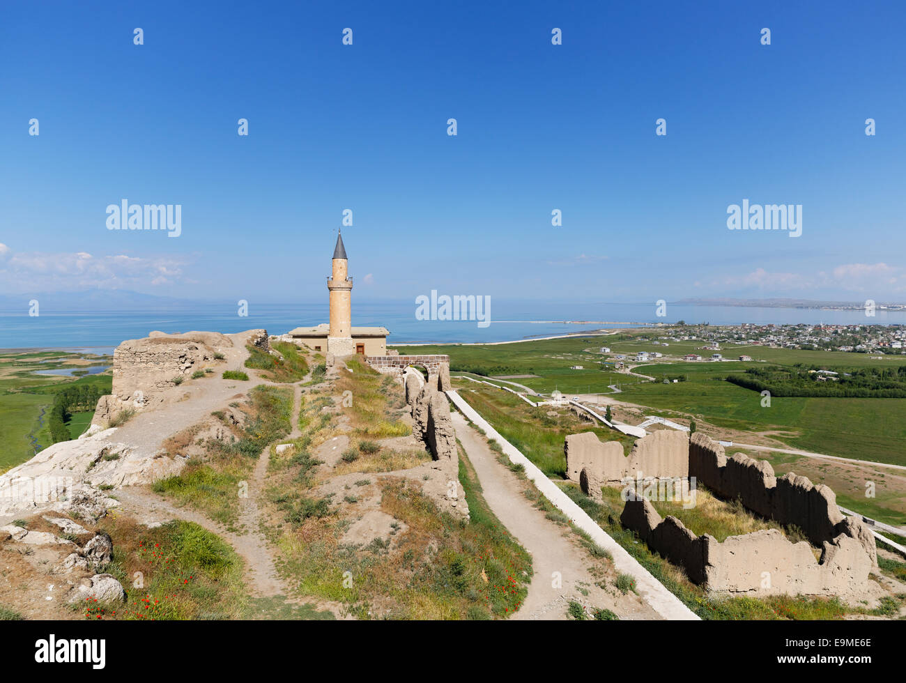 Citadel or Van Kalesi, Lake Van at the back, Van, Van Province, Eastern Anatolia Region, Anatolia, Turkey Stock Photo