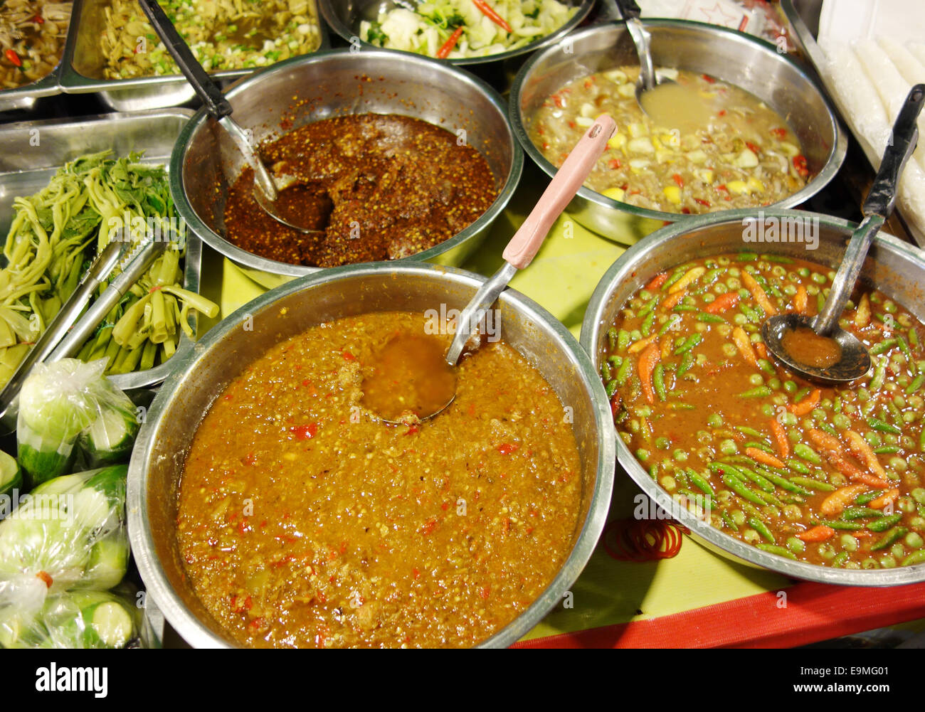 Thai street food Stock Photo - Alamy