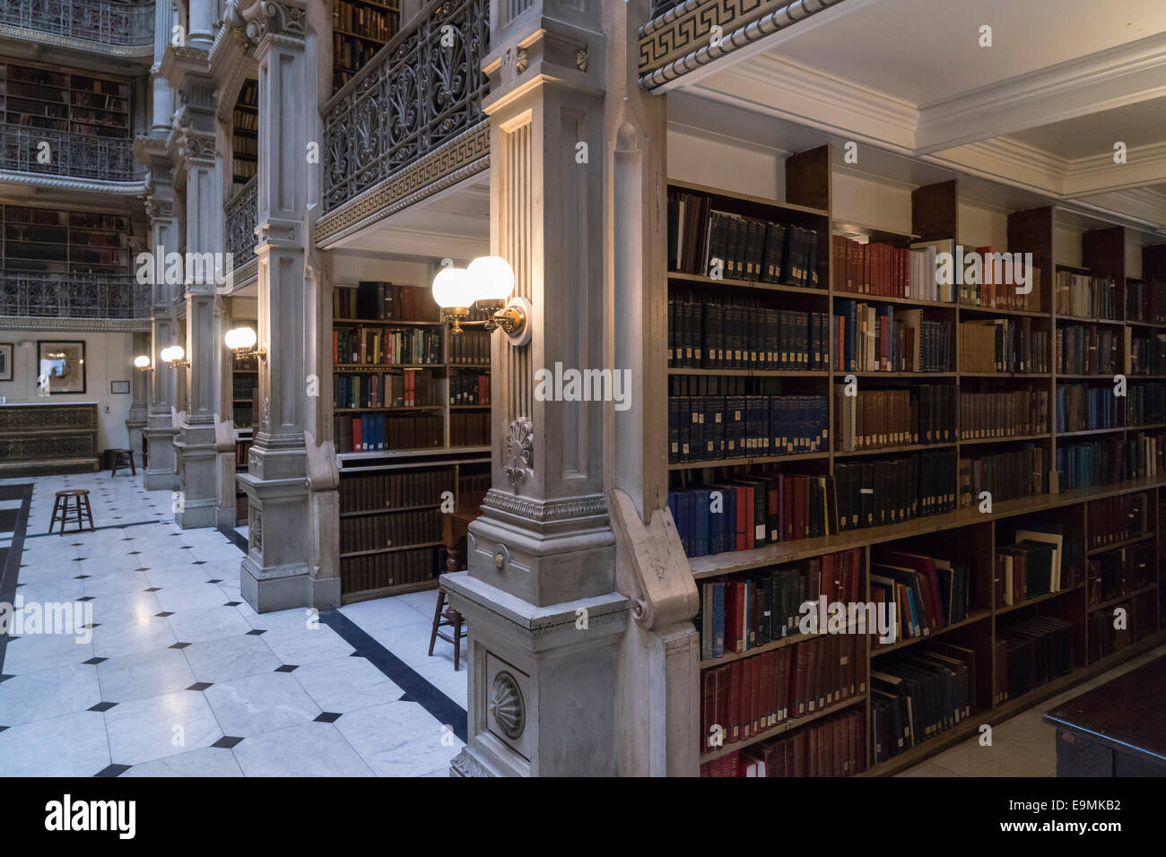 George peabody library hi-res stock photography and images - Alamy
