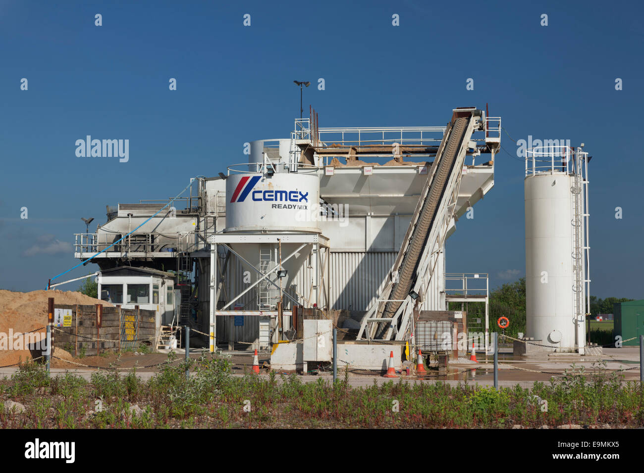 Cemex Readymix cement plant at Stansted Airport Stock Photo