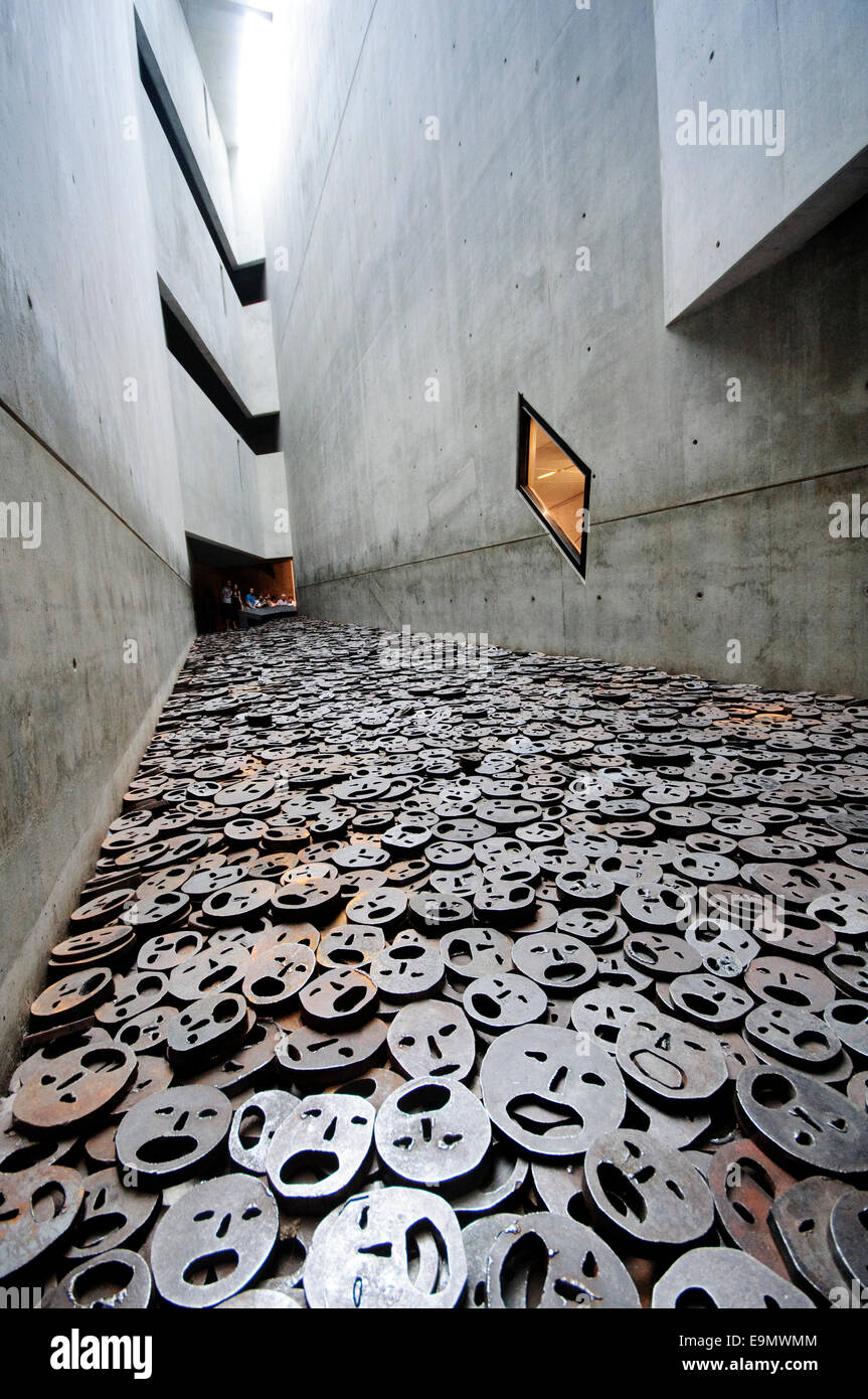 Germany, Berlin, Jewish Museum,  Daniel Libeskind, Memory Void Room, Installation, Shalechet Fallen Leaves by Menashe Kadishman Stock Photo