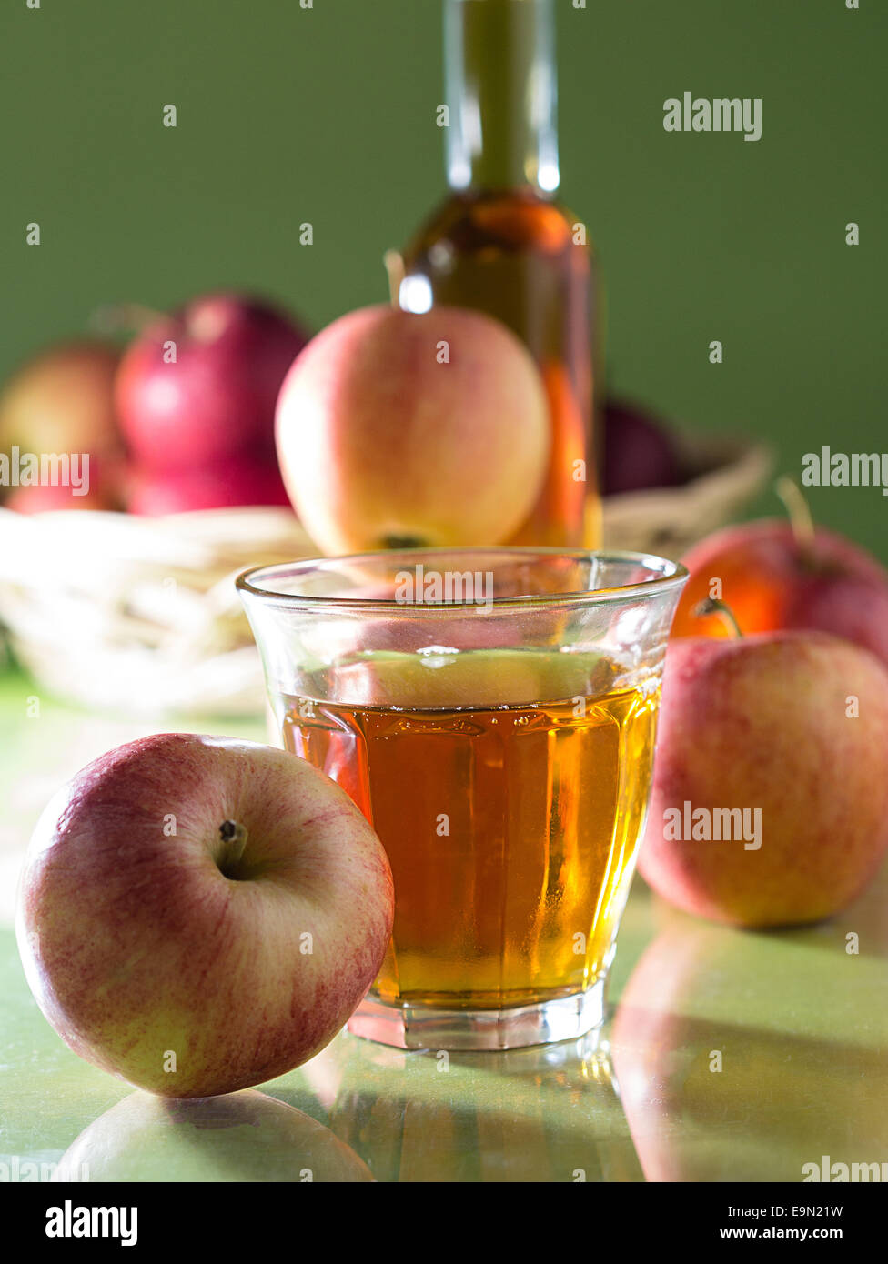 Apple juice and apples Stock Photo Alamy