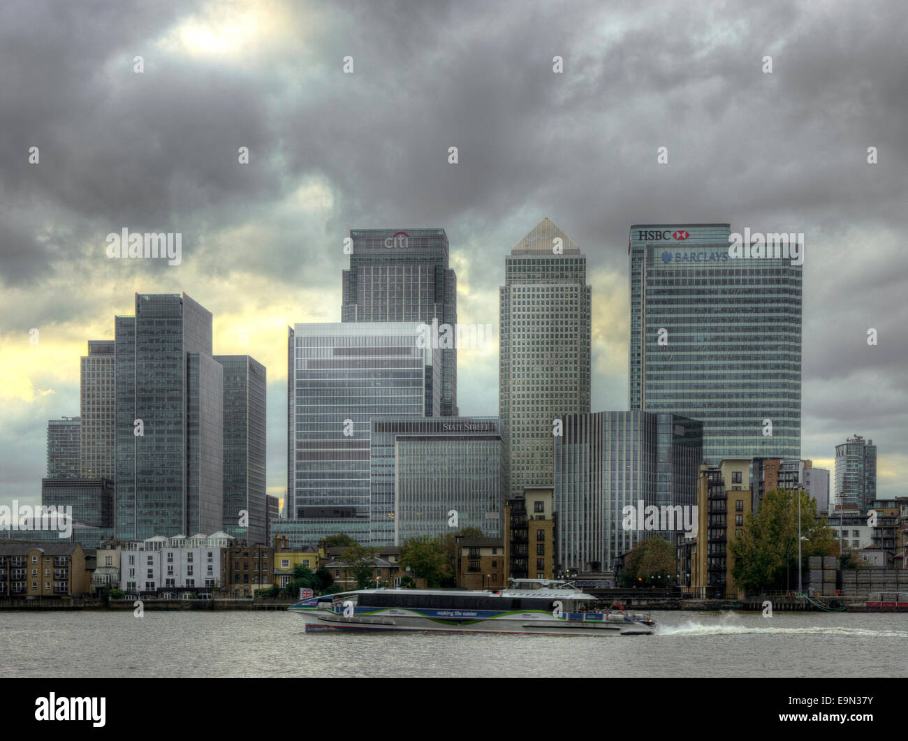 Canary Wharf Clouds Hi-res Stock Photography And Images - Alamy