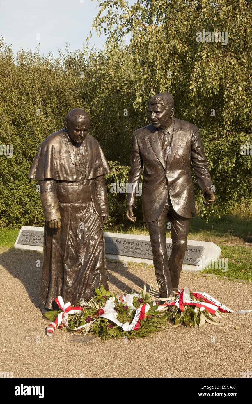 Monument to President Regan & Pope John Paul II who are heroes in Poland for helping to topple the Soviet Union. Gdansk, Poland. Stock Photo