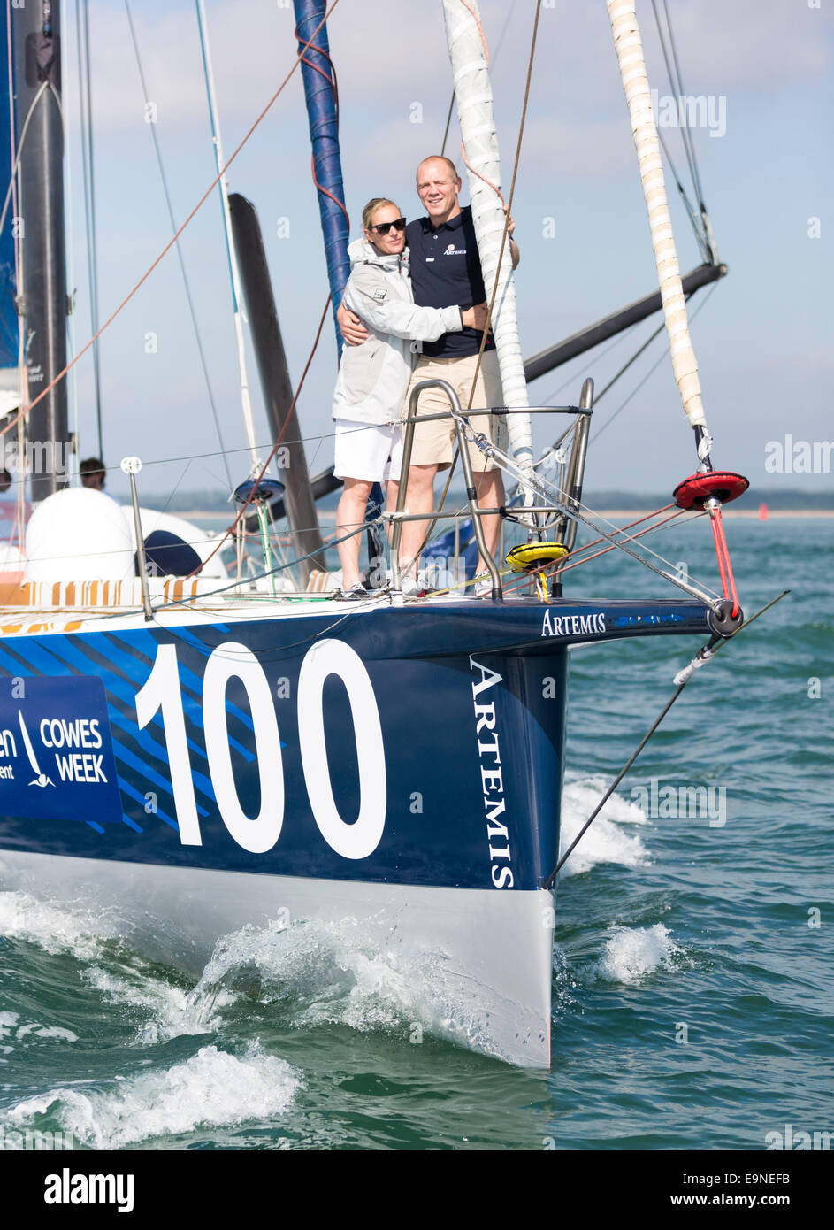 Zara Phillips and Mike Tindall on the bow of Artemis Ocean Racing during  the Artemis Challenge at Aberdeen Asset Management Cowe Stock Photo - Alamy