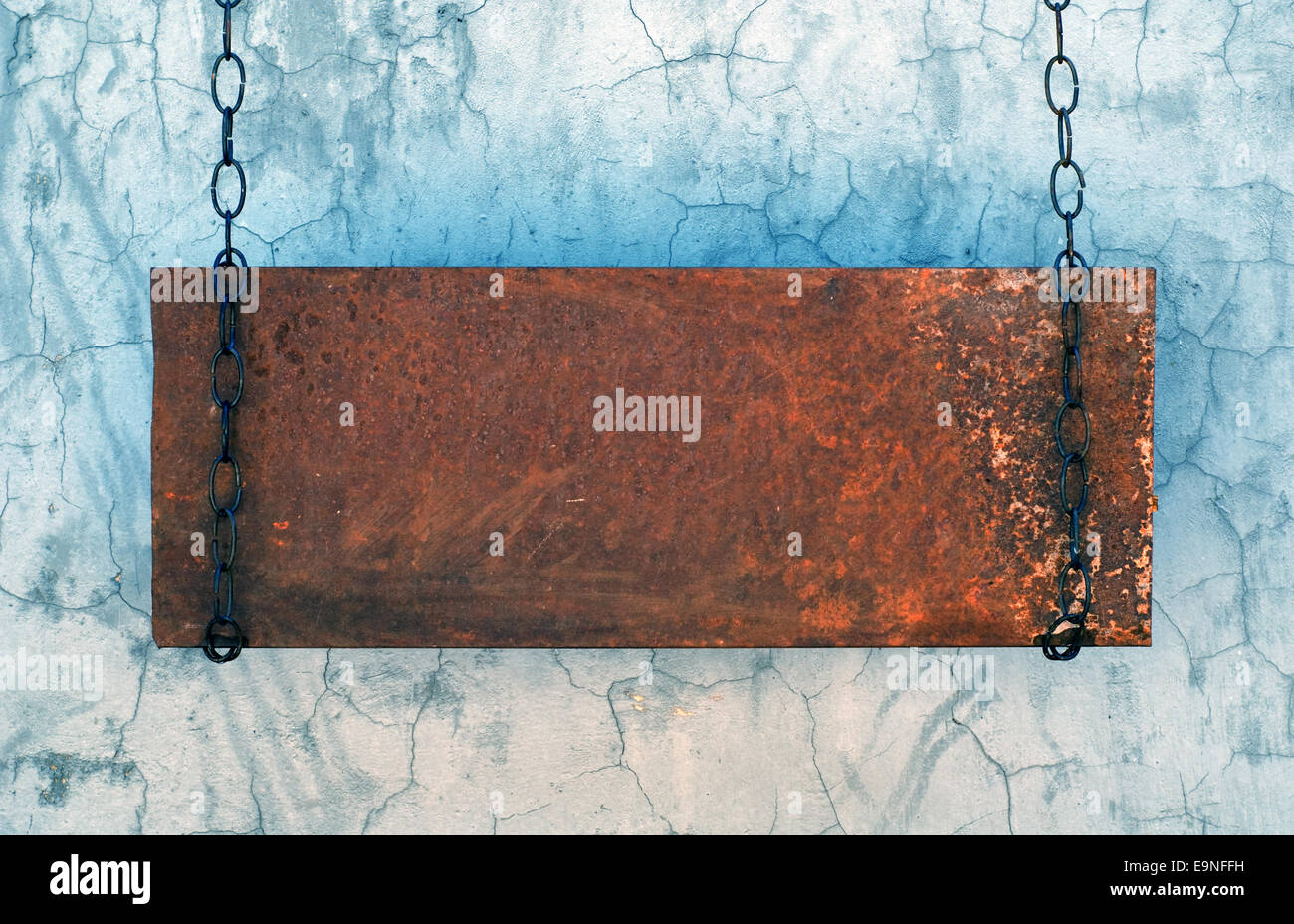 Distressed metal sign hi-res stock photography and images - Alamy