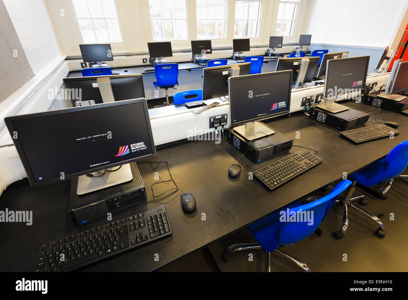 Unoccupied pupils computer room at Isle of Wight Studio School Stock Photo