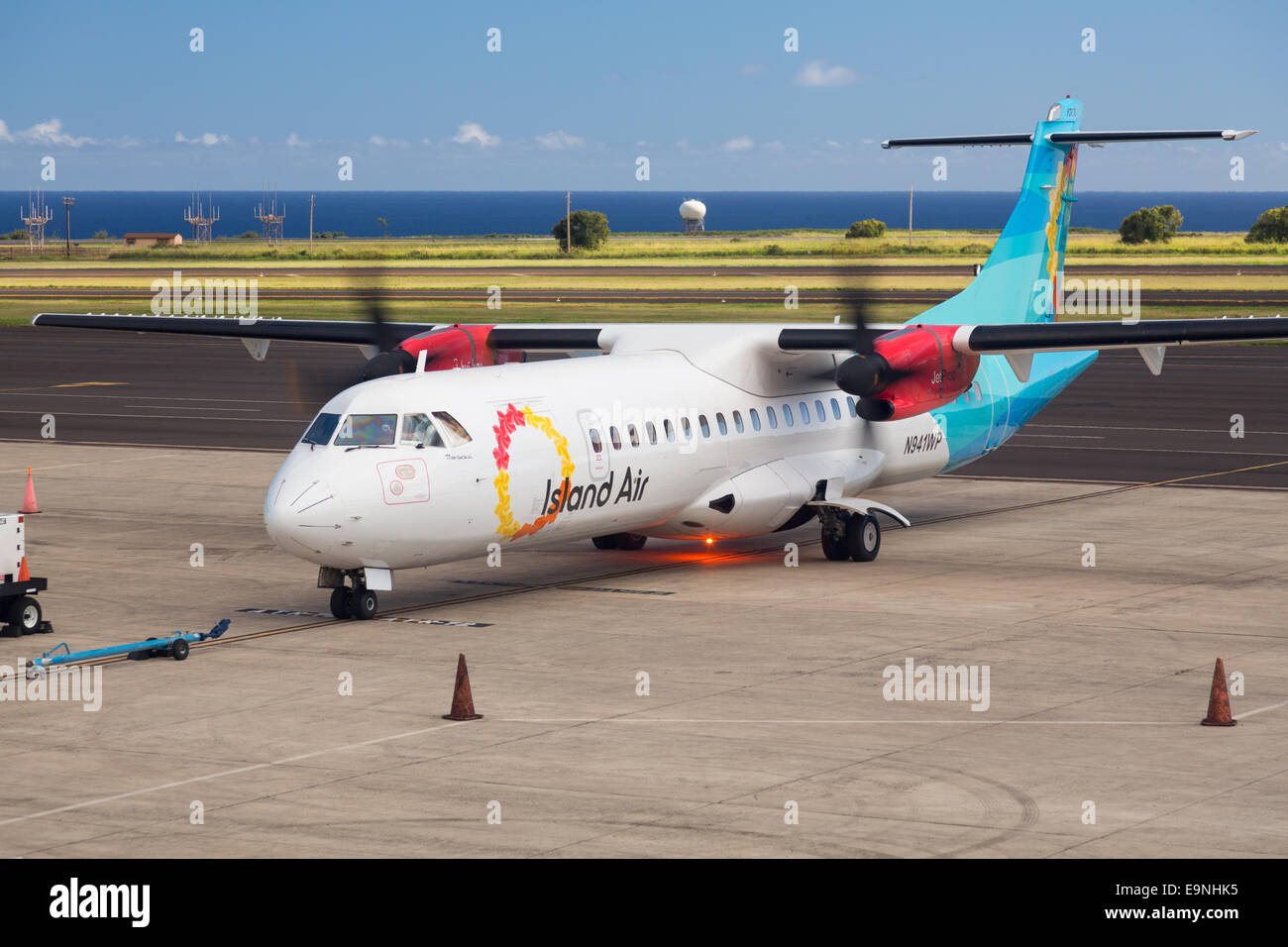 Island Air ATR72-212 arrives at Lihue Kauai Stock Photo