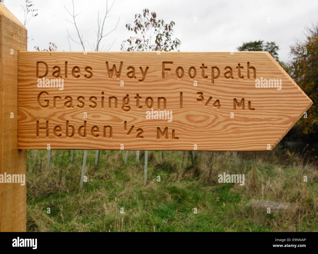 Dales Way Signpost on the Dales  Way long distance footpath between Burnsall and Grassington in the Yorkshire Dales National Park Stock Photo