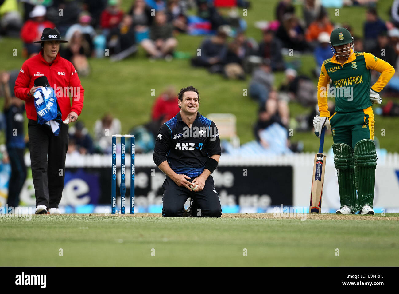 Hamilton, New Zealand. 27th Oct, 2014. New Zealand's Nathan McCullum reflects on a close caught and bowled opportunity off South Africa captain AB de Villiers during the ANZ One Day International Series, NZ v South Africa at Seddon Park, Hamilton, New Zealand © Action Plus Sports/Alamy Live News Stock Photo