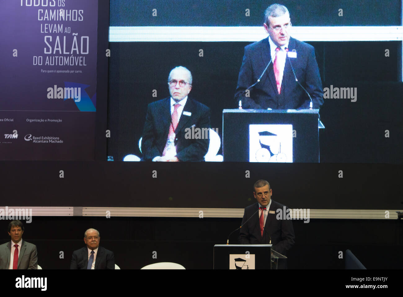 Sao Paulo, Brazil. 30th October, 2014. Juan Pablo De Vera, President of Reed Exhibitions Alcantara Machado (right), organizer of the automobile show, during the 28th Sao Paulo International Automobile Show official inauguration, held at Anhembi Exhibition Hall on this Thursday (30) afternoon, in Sao Paulo, Brazil. Credit: Andre M. Chang/Alamy Live News Stock Photo