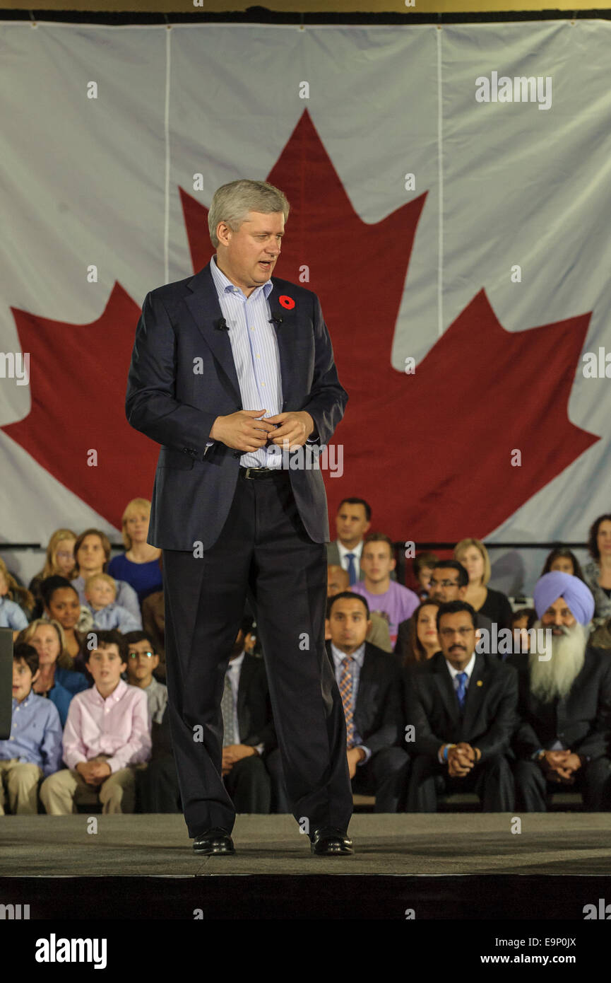 Vaughan, CAN., 30 Oct 2014 - Prime Minister Stephen Harper at a campaign-style stop in Vaughan at the Joseph & Wolf Lebovic Jewish Community Campus to announce a series of tax measures, including the long-promised income splitting. Credit:  Victor Biro/Alamy Live News Stock Photo
