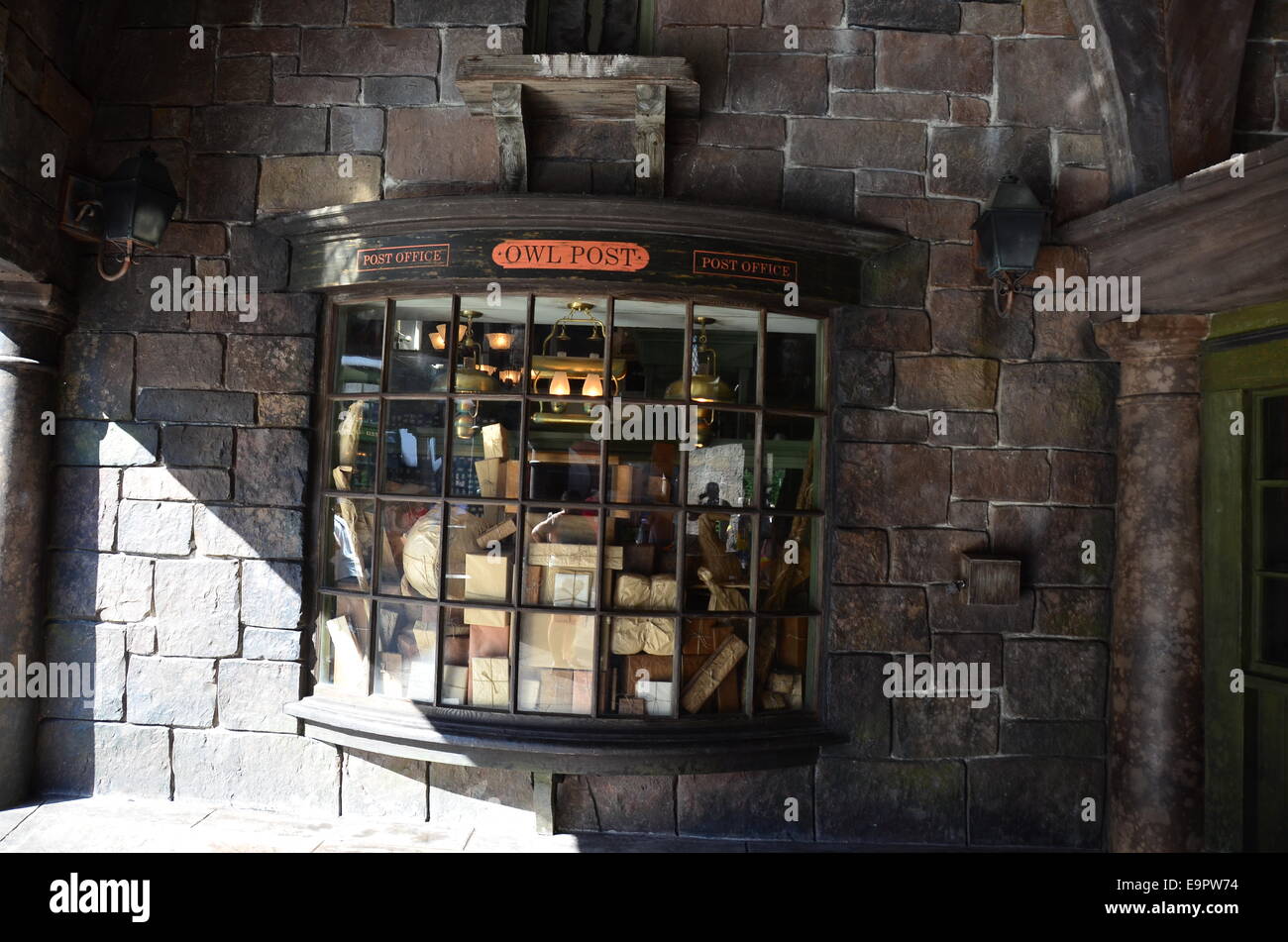 Owl post inside wizarding world hires stock photography and images Alamy