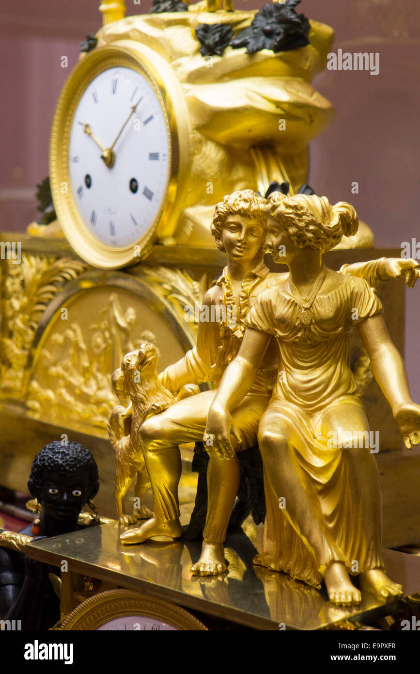 Kunsthandwerk-Museum Francois Duesberg, Detail einer Empire-Uhr, Mons, Hennegau, Wallonie, Belgien, Europa | Decorative Arts Mus Stock Photo