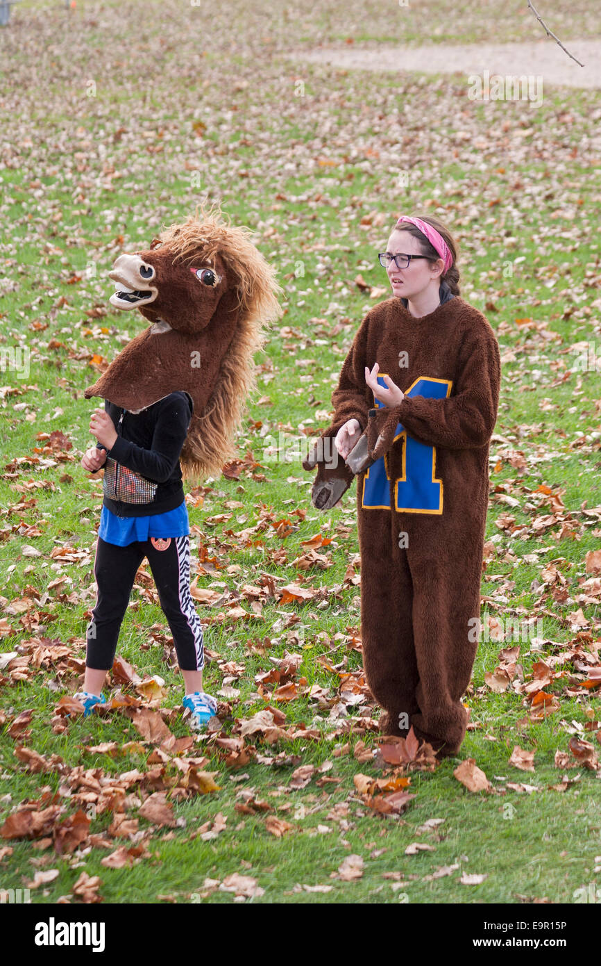 Mascot costume hi-res stock photography and images - Alamy