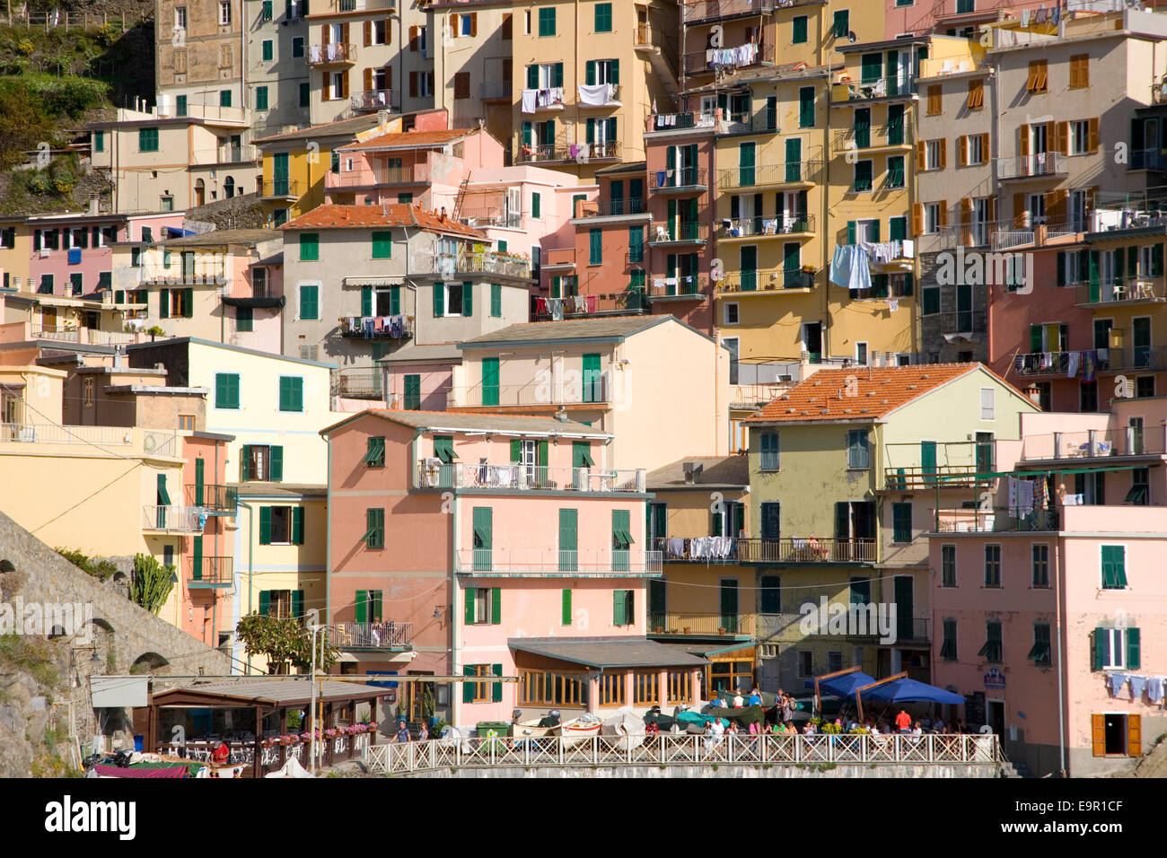 Manarola, Cinque Terre National Park, Liguria, Italy. Colourful village houses clinging to steep hillside. Stock Photo