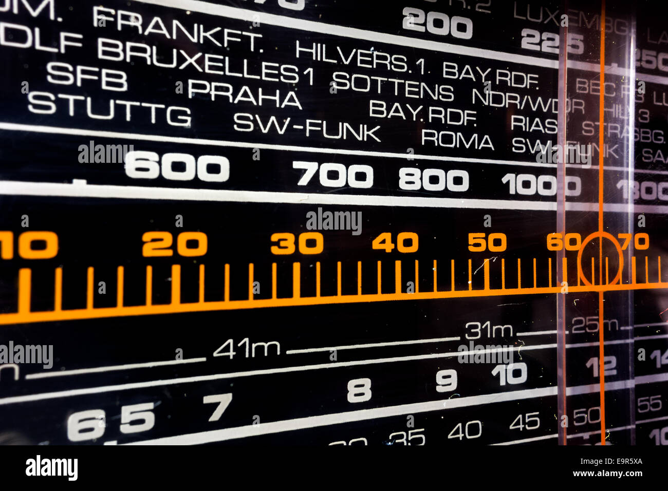 Old radio dial hi-res stock photography and images - Alamy