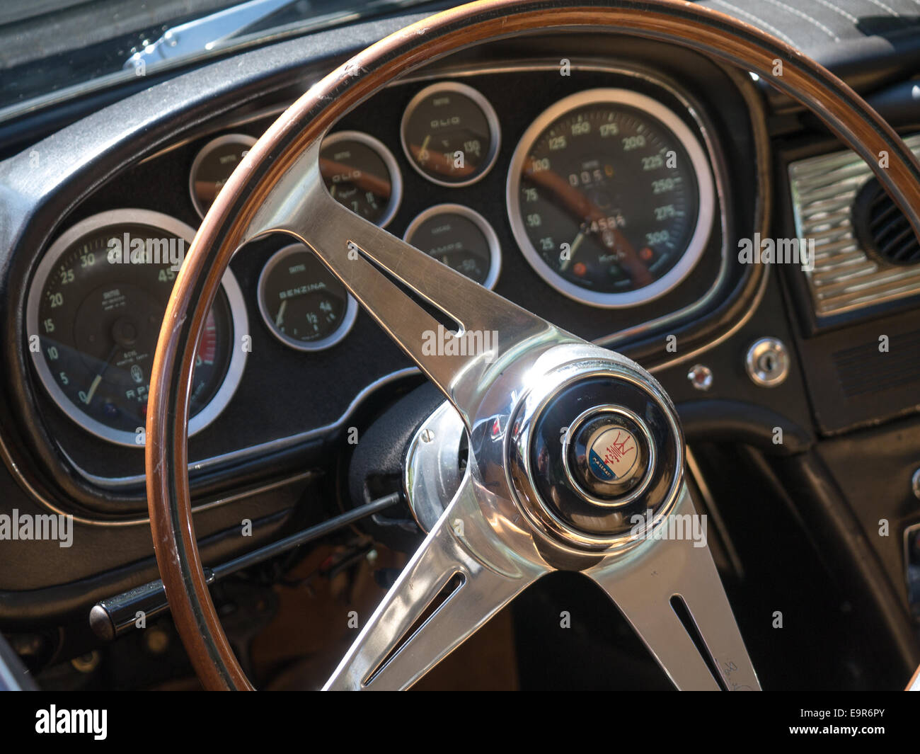 Groupe d'instruments de voiture Banque de photographies et d'images à haute  résolution - Alamy