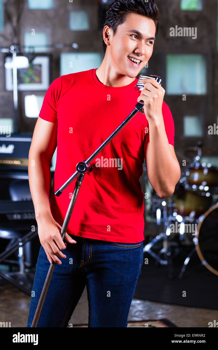 Male asian singer hi-res stock photography and images - Alamy