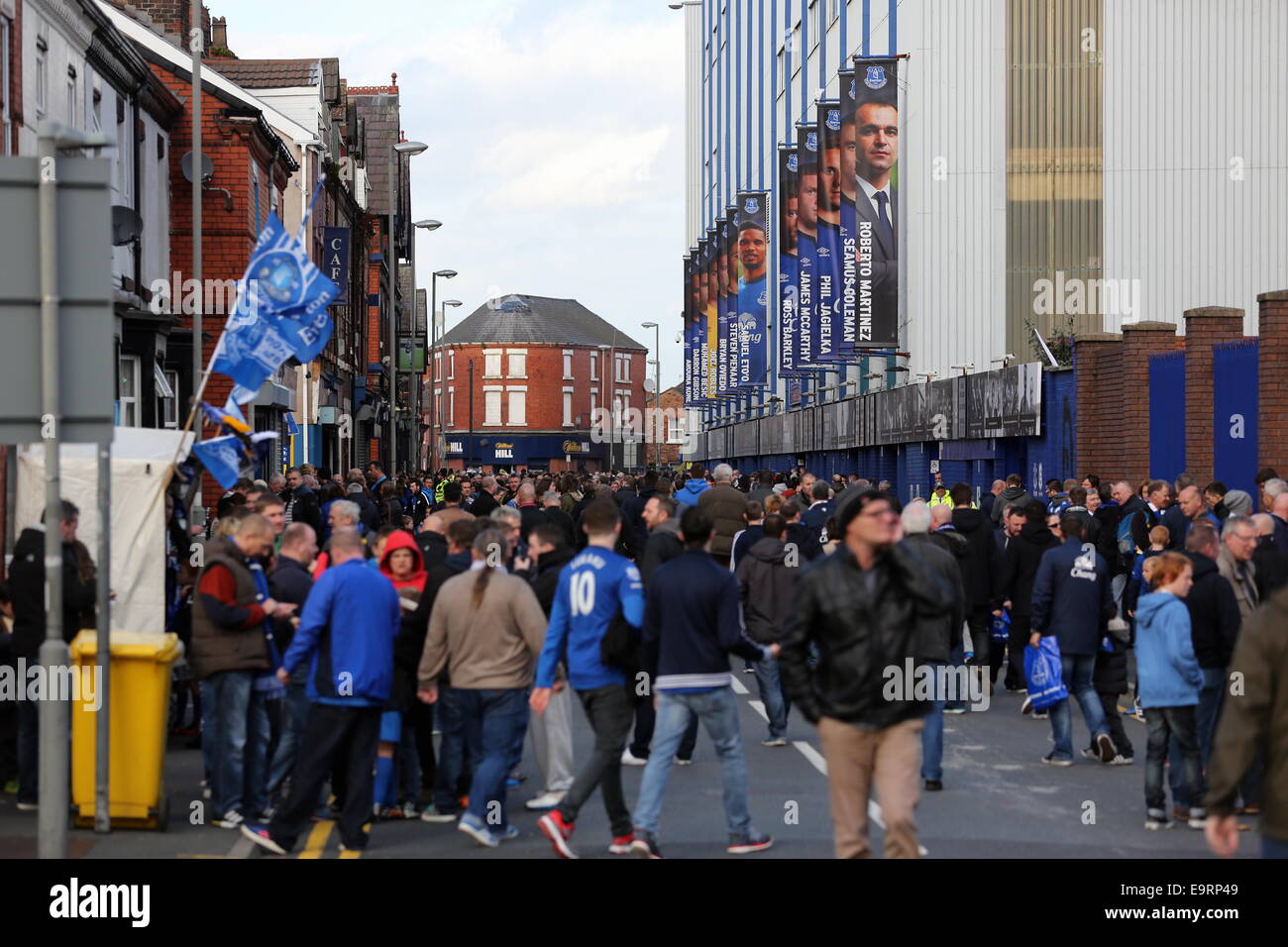 Liverpool, UK. Saturday 01 November 2014  Pictured: A crowd of Everton fans outside goodison Park.  Re: Premier League Everton v Swansea City FC at Goodison Park, Liverpool, Merseyside, UK. Credit:  D Legakis/Alamy Live News Stock Photo