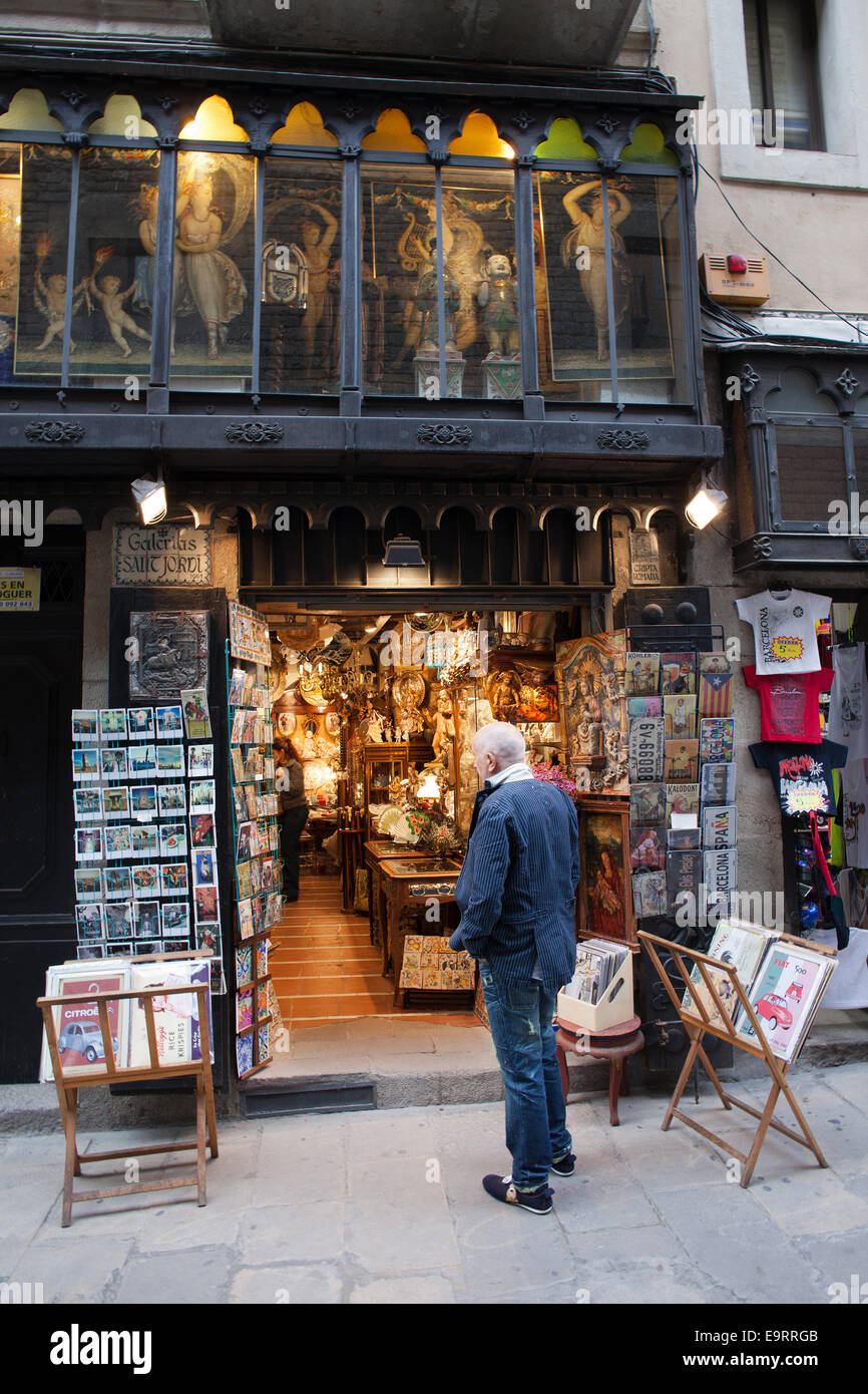 Galerias Sant Jordi Souvenir Shop In Gothic Quarter Of Barcelona In Stock Photo Alamy