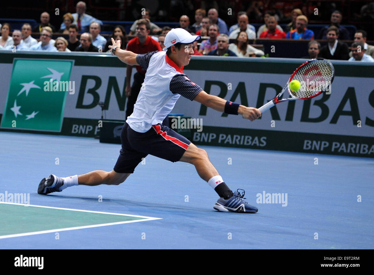 Paris, France. 01st Nov, 2014. PNB Paribas Paris masters tennis  championships. Mens singles semi-finals. Kei Nishikori (JAP)beaten by Novak  Djokovoc by the score of 6-2 6-3 Credit: Action Plus Sports/Alamy Live News