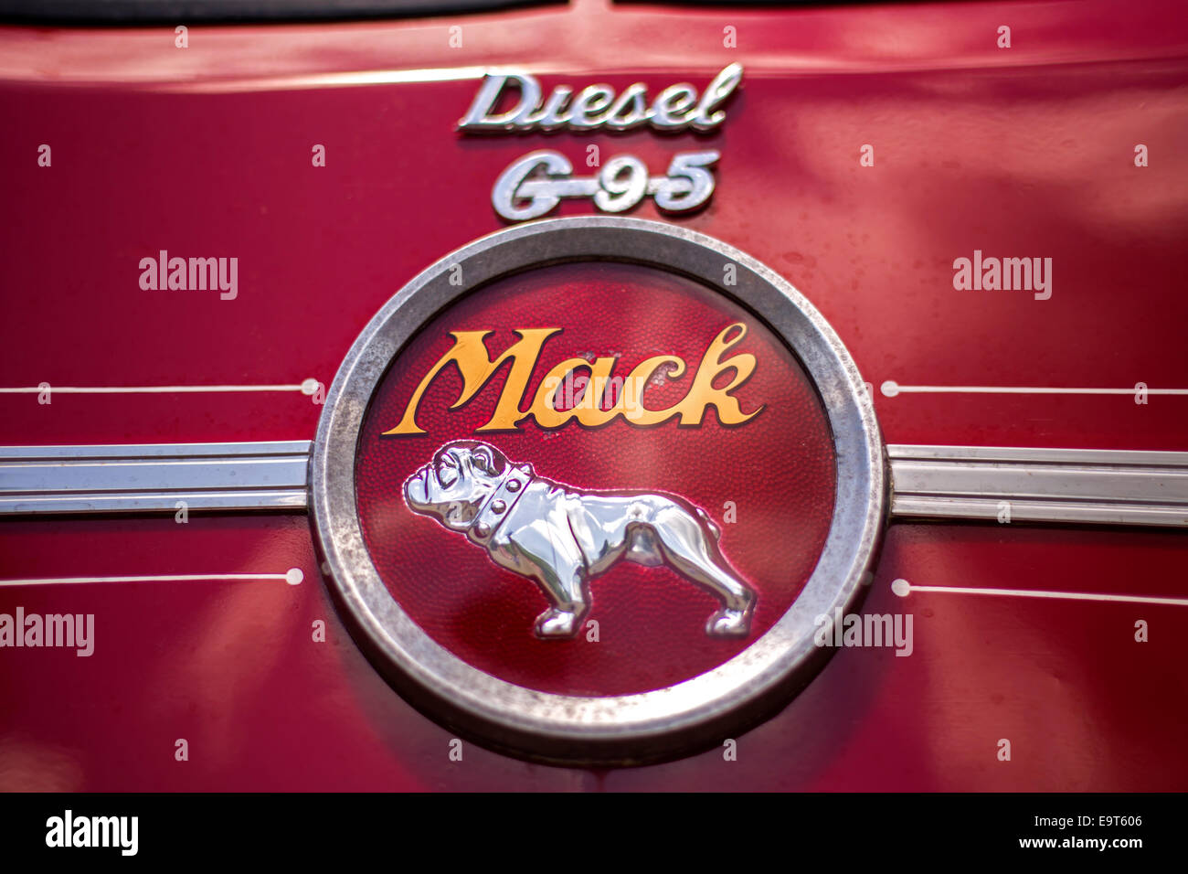 Mack logo hi-res stock photography and images - Alamy