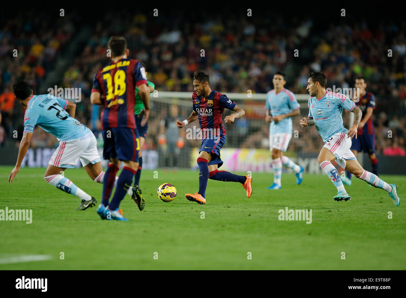 Barcelona, Spain. 1st Nov, 2014. Neymar (C) of Barcelona competes during the Spanish first division soccer match against Celta Vigo at the Camp Nou stadium in Barcelona, Spain, Nov. 1, 2014. Barcelona lost 0-1. Credit:  Pau Barrena/Xinhua/Alamy Live News Stock Photo