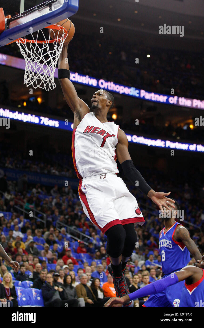 Chris Bosh goes for the vicious dunk annnnnd NOPE 