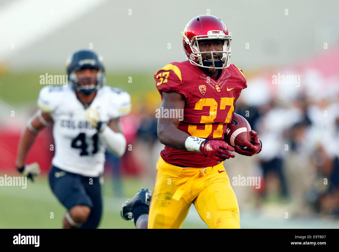 October 18 2014 USC Trojans running back Javorius Allen (37) carries