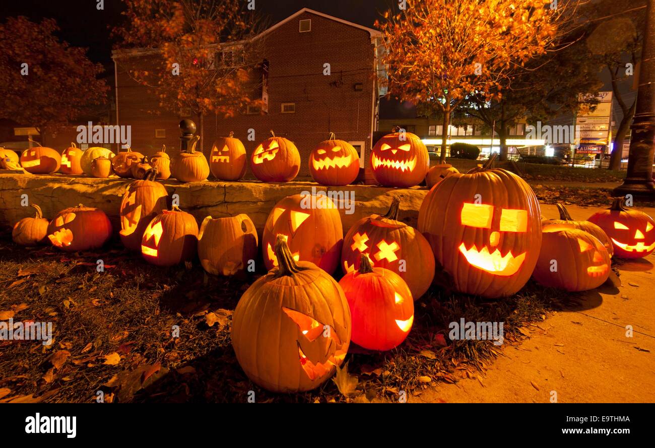 Toronto, Canada. 1st Nov, 2014. Jack-O-Lanterns are seen during the 3rd ...