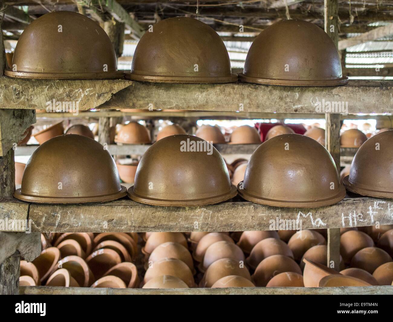 Twante, Yangon Division, Myanmar. 2nd Nov, 2014. Clay pots in a factory in Twante, Myanmar