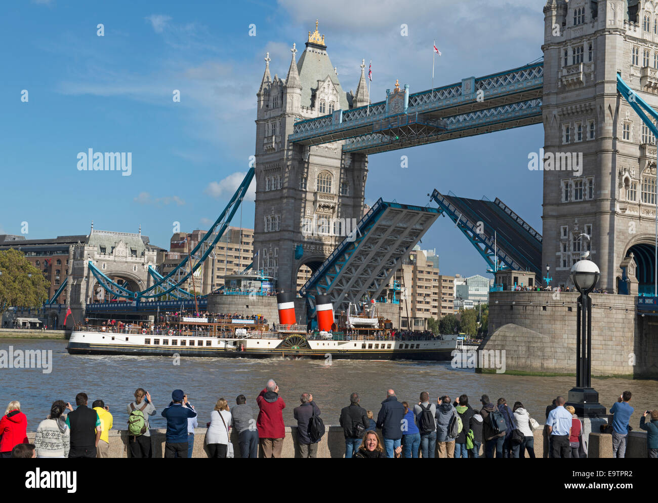 Paddle Steamer Waverley passing under Tower Bridge London Stock Photo