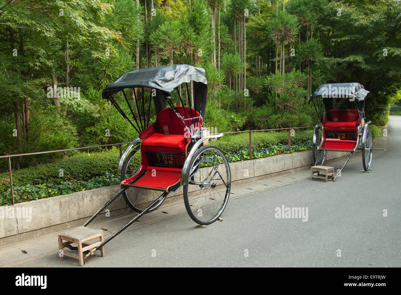 Rickhaw Rides Rickshaw ride in arashiyama hi-res stock photography and images - Alamy