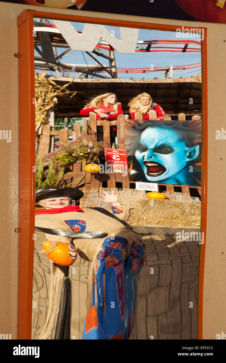 Man looking into mirror cartoon hires stock photography and images Alamy