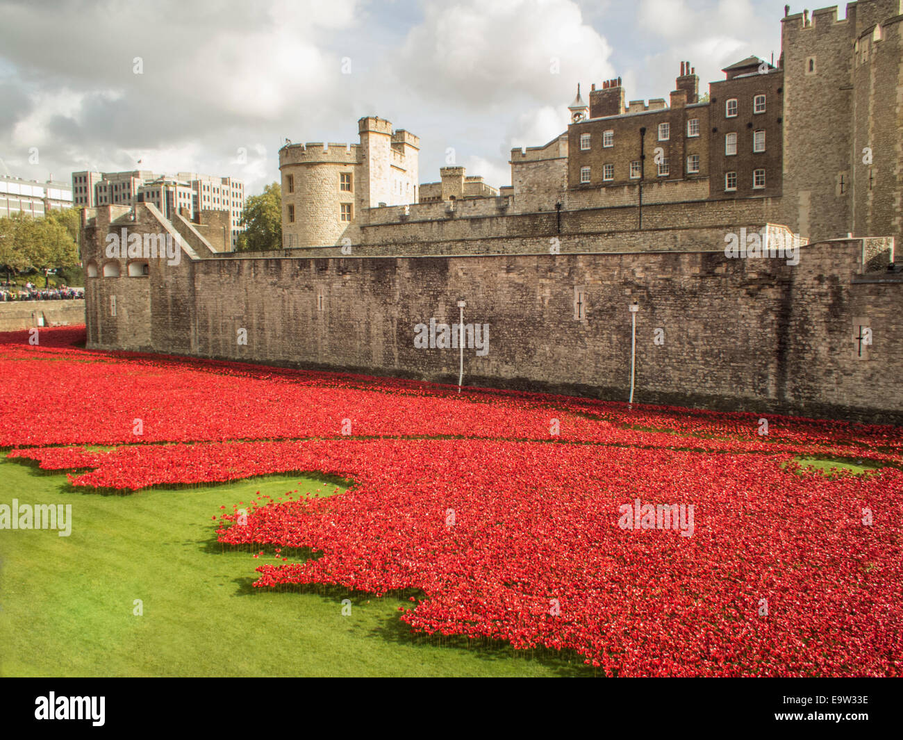 Blood swept lands and seas of red. The poppies at the Tower of London. Very poignant  reminder of our 1st world war ,dead. Stock Photo