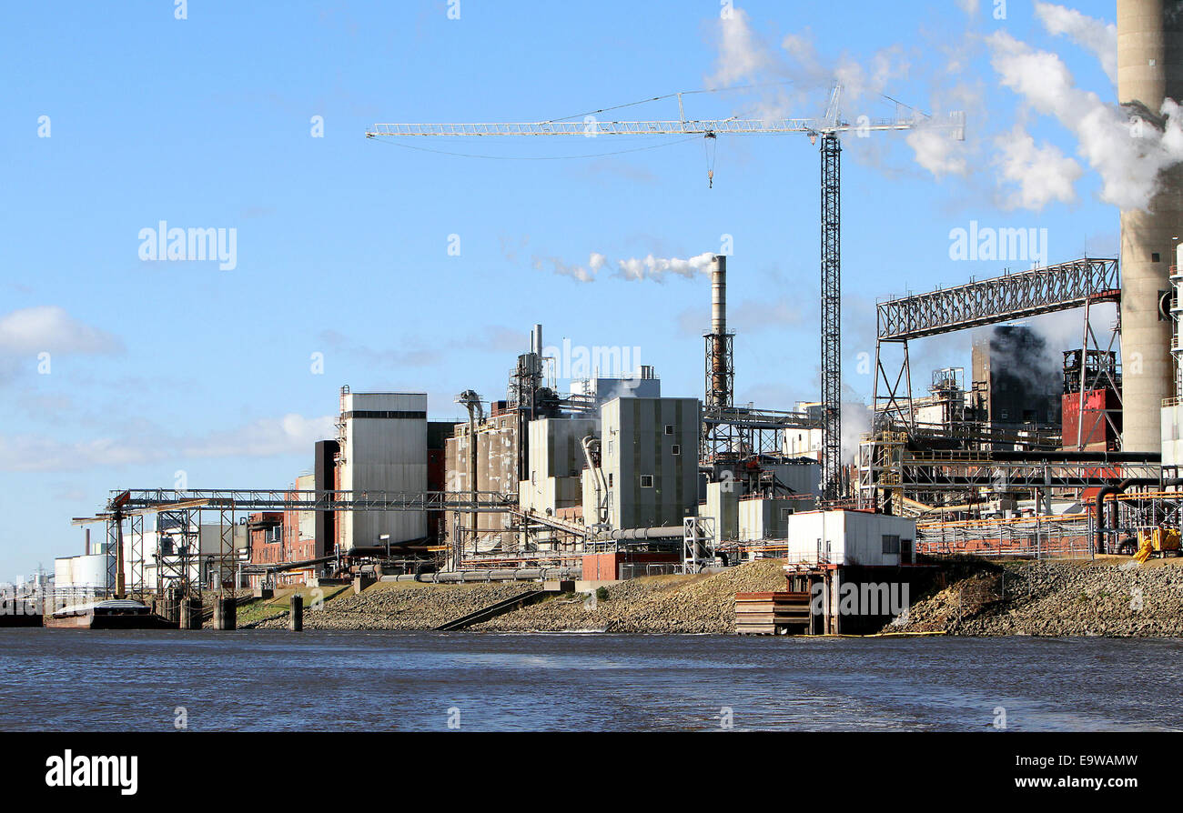 Clinton, IOWA, USA. 31st Oct, 2014. The Archer Daniels Midland Company corn processing plant