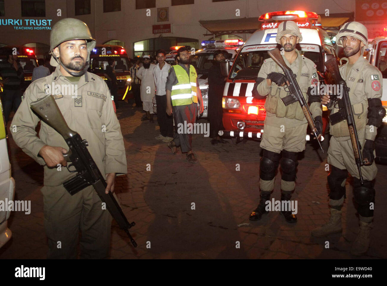 Lahore. 2nd Nov, 2014. Pakistani paramilitary troops stand guard outside a hospital in eastern Pakistan's Lahore, Nov. 2, 2014. At least 55 people were killed and 118 others injured in a suicide blast that took place near Wagah crossing point at Pak-India border in Pakistan's eastern city of Lahore on Sunday evening, police officials said. © Sajjad/Xinhua/Alamy Live News Stock Photo