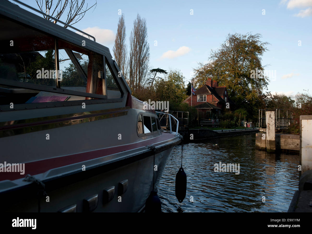 Boating on the River Thames at Sonning Lock, Berkshire, England, United Kingdom Stock Photo