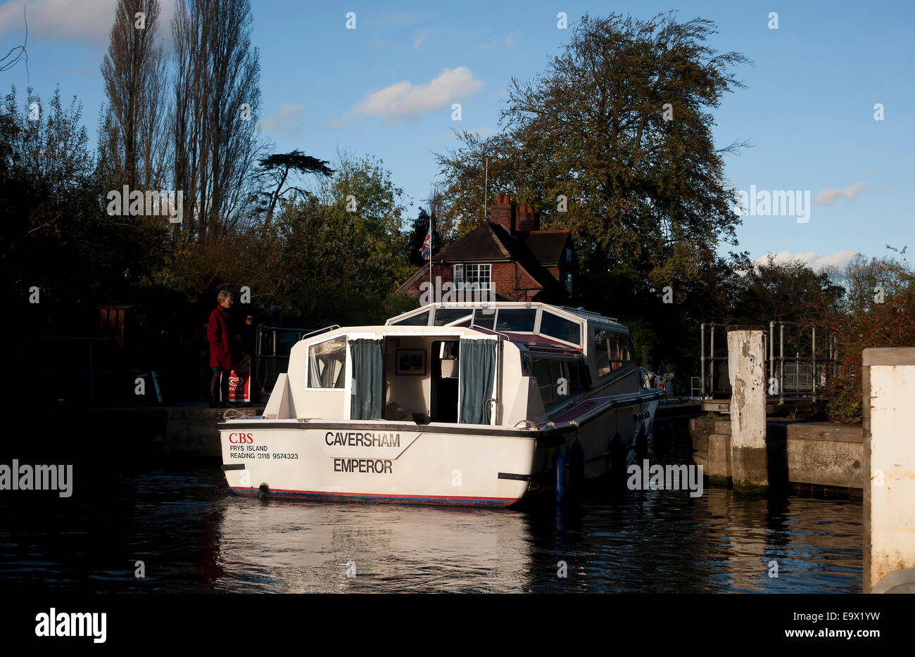 Boating on the River Thames at Sonning Lock, Berkshire, England, United Kingdom Stock Photo