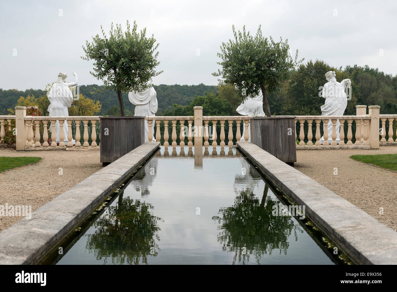itailan garden with old marble white sculptures Stock Photo Alamy